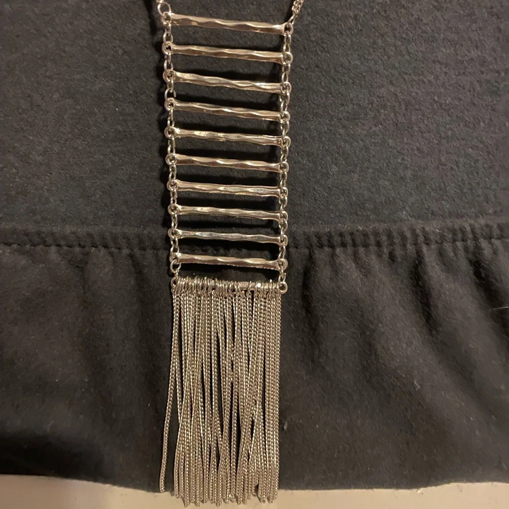 Long silver necklace - Picture 2 of 3